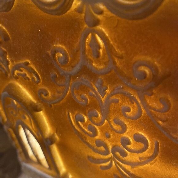 Gingerbread house- lights up! - Picture 13 of 16